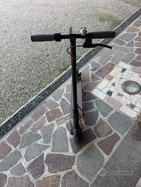 Monopattino Xiaomi M365
