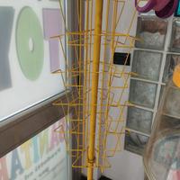 espositore in ferro girevole per quaderni, libri