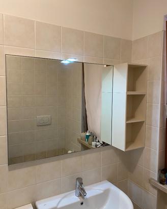 Mobile bagno completo di specchiera
