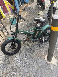 Bici elettrica icone verde militare