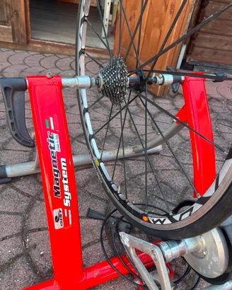 Attrezzo allenamento bicicletta