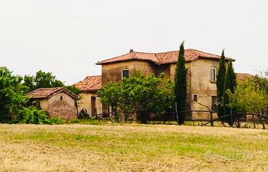 Casale Storico ONC da Ristrutturare con terreno