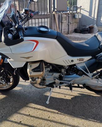 Moto Guzzi V100 Mandello
