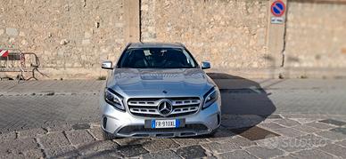 Mercedes-benz GLA 200 d Automatic Premium