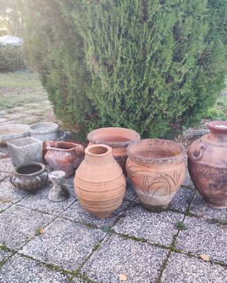 anfore ornamentali per  giardino ,ingressi ecc..