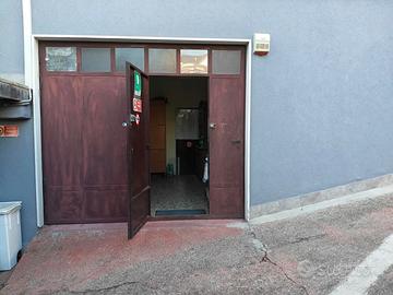 Laboratorio + box doppio a Limbiate