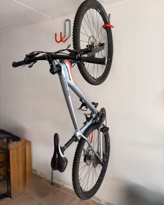 Mountainbike telaio in carbonio