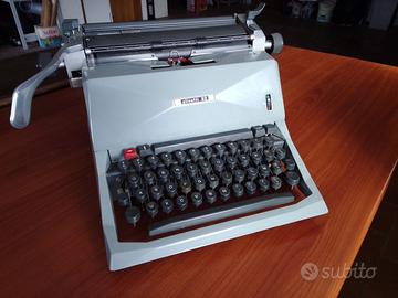 MACCHINA DA SCRIVERE OLIVETTI 82