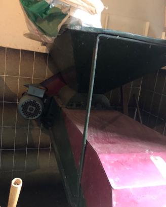Pressa per vino e deraspatrice elettrica