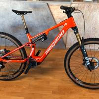 Megamo Reason CRB 03 Red 800Wh (M)