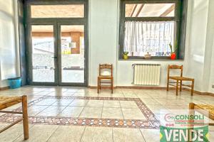 Studio professionale piano terra a Piedimonte Etne