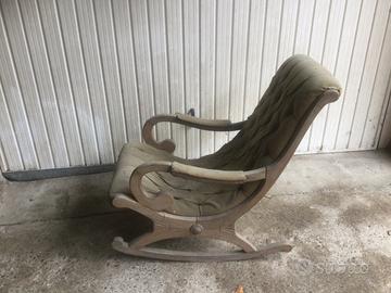 Sedia a dondolo in legno