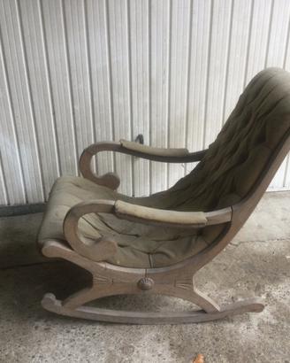 Sedia a dondolo in legno