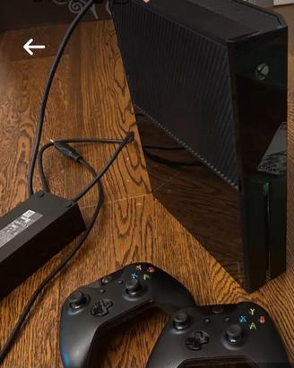 xbox one 1tb con 2 controller