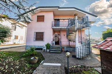 PORZIONE DI TRIFAMILIARE A VERANO BRIANZA