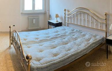 Letto in ottone bagno oro