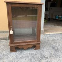 Vetrina in legno massello