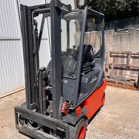 Carrello elevatore elettrico LINDE E 18