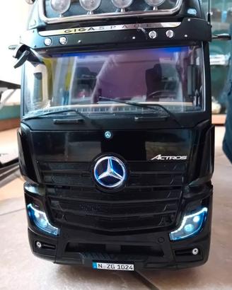 Ngz Mercedes Actros 1/18 black