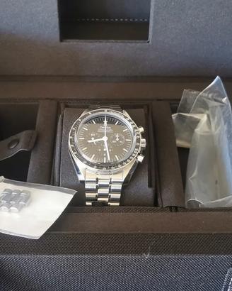 Chrono Omega Moonwatch 002 2024 doppio zaffiro NOS