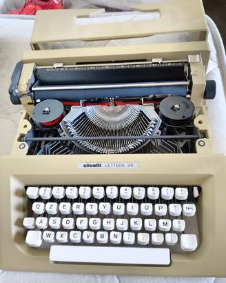 macchina da scrivere Olivetti lettera 25