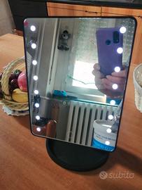Specchio da tavolo con luci LED