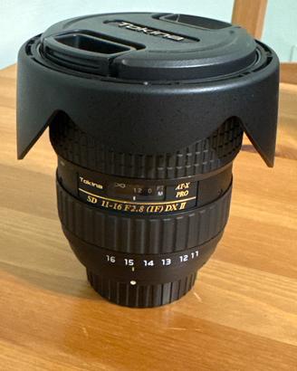 Obiettivo Tokina 11-16 grandangolo Attacco NIkon
