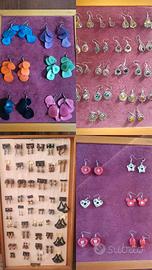  Svendita bigiotteria/ attrezzature Bancarella