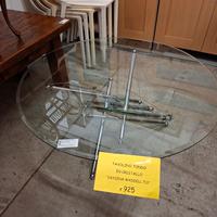 Tavolino tondo in cristallo CASSINA