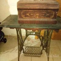 Macchina da cucire antica