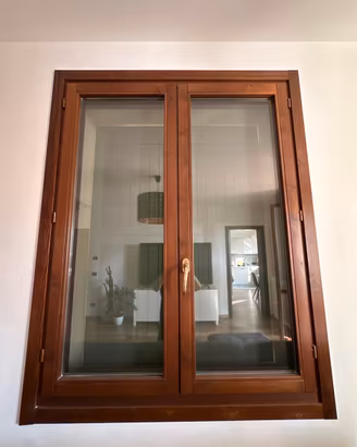 Finestre in legno doppio vetro