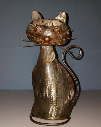 gatto realizzato in metallo saldato 