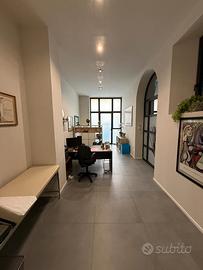 Studio medico arredato