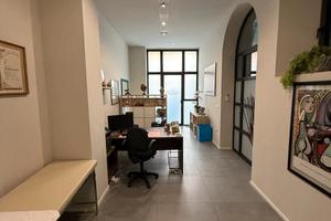 Studio medico arredato