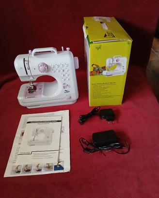 Macchina da cucire portatile multifunzione.