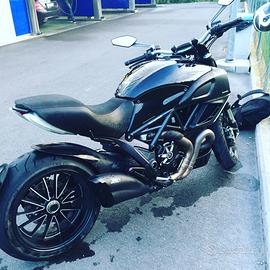 Diavel Dark 2013