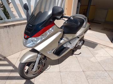 Piaggio X8 - 200cc