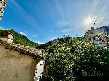 PORZIONE DI BIFAMILIARE A SPOLETO