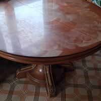 tavolo rotondo in legno massiccio