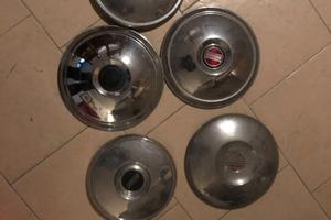 Borchie ruote auto d epoca in stock