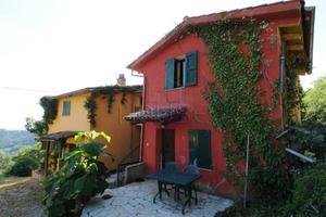 Rustico / Casale di 336 m² con più di 5 locali e b