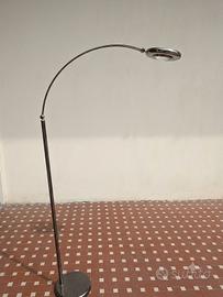 Lampada ad arco vintage con dimmer.