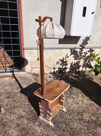 comodino con lampada incorporata 