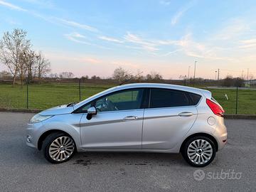 FORD FIESTA 6' SERIE