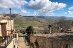 Pianello,bilocale inipendente