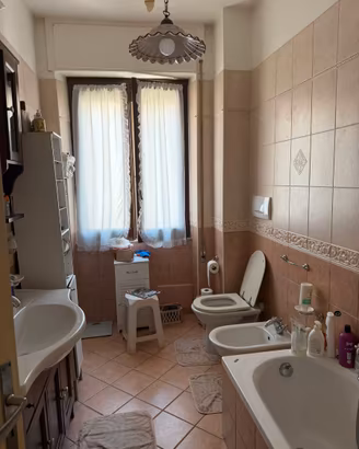In via Turco appartamento di 160mq semiarredato