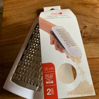 Grattugia con contenitore cm 16