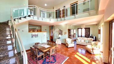 CASA SEMINDIPENDENTE A MOIANO