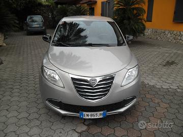 LANCIA Ypsilon 1.2 5 PORTE GOLD