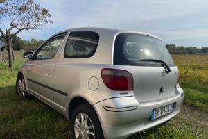 Toyota Yaris 1.0 – Anno 2000, ben tenuta